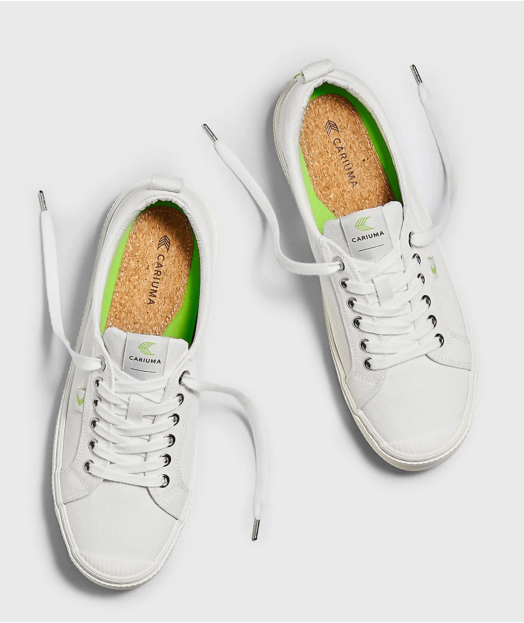 Cariuma OCA Low White Canvas Skate Shoes