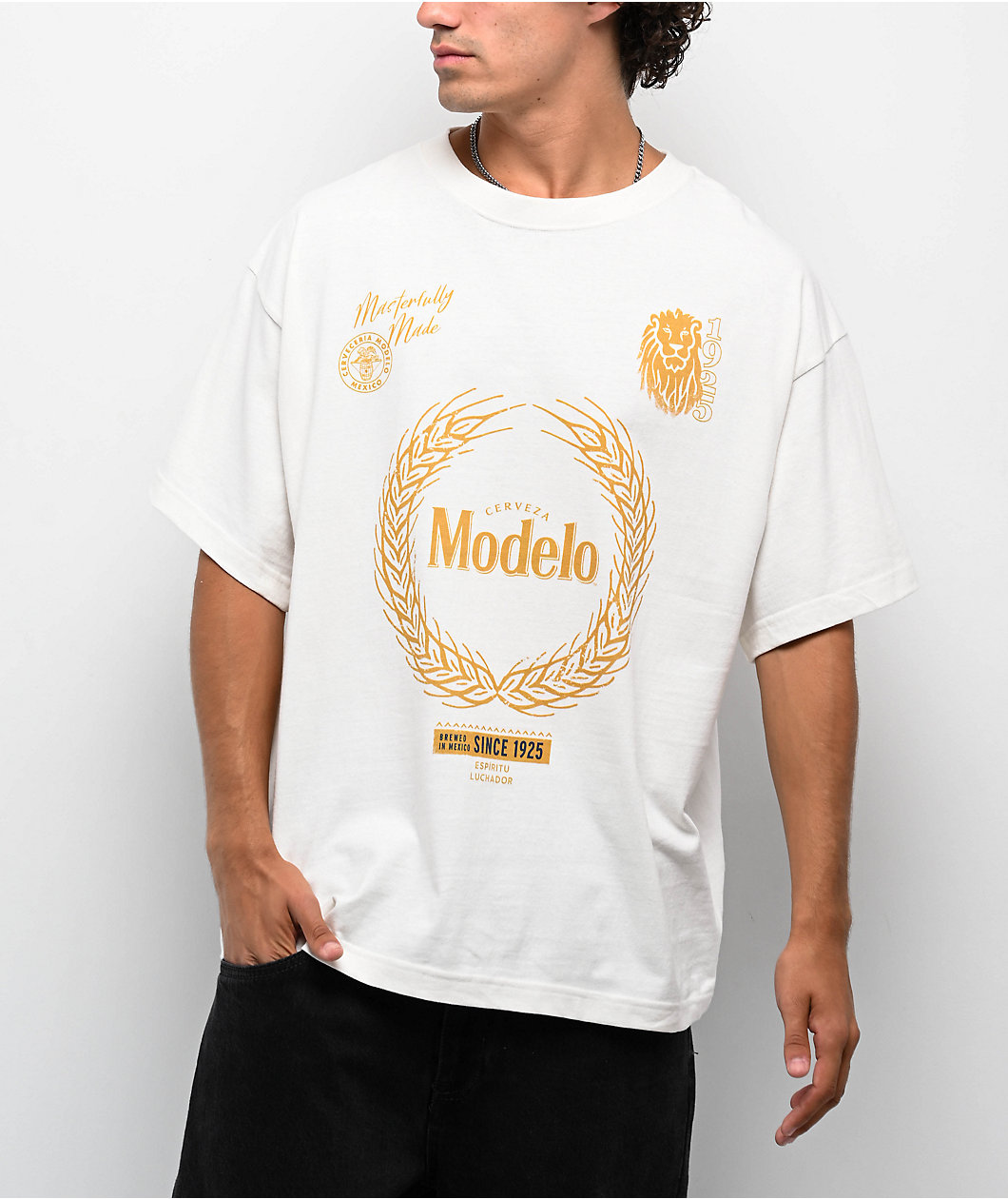Modelo Fighting Spirit White T-Shirt