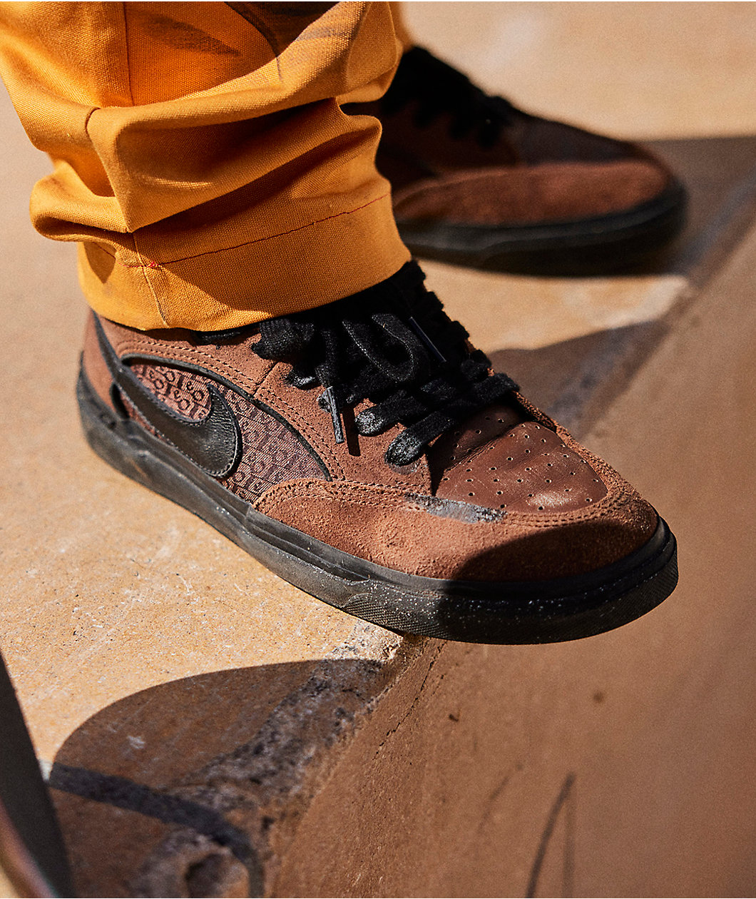 Nike SB React Leo Cacao Wow & Black Skate Shoes