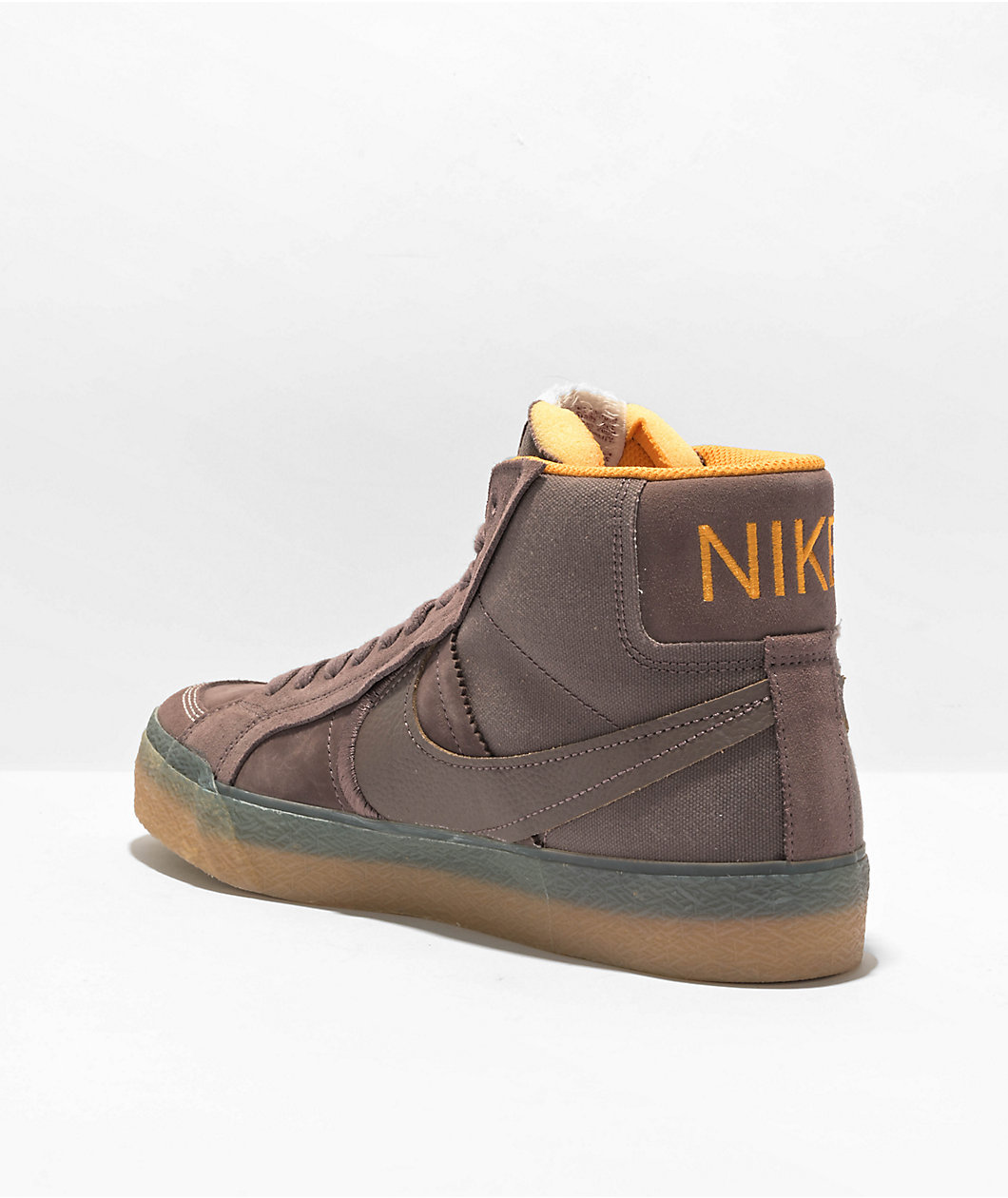 Nike SB Zoom Blazer Mid PRM Plus Plum Eclipse Skate Shoes