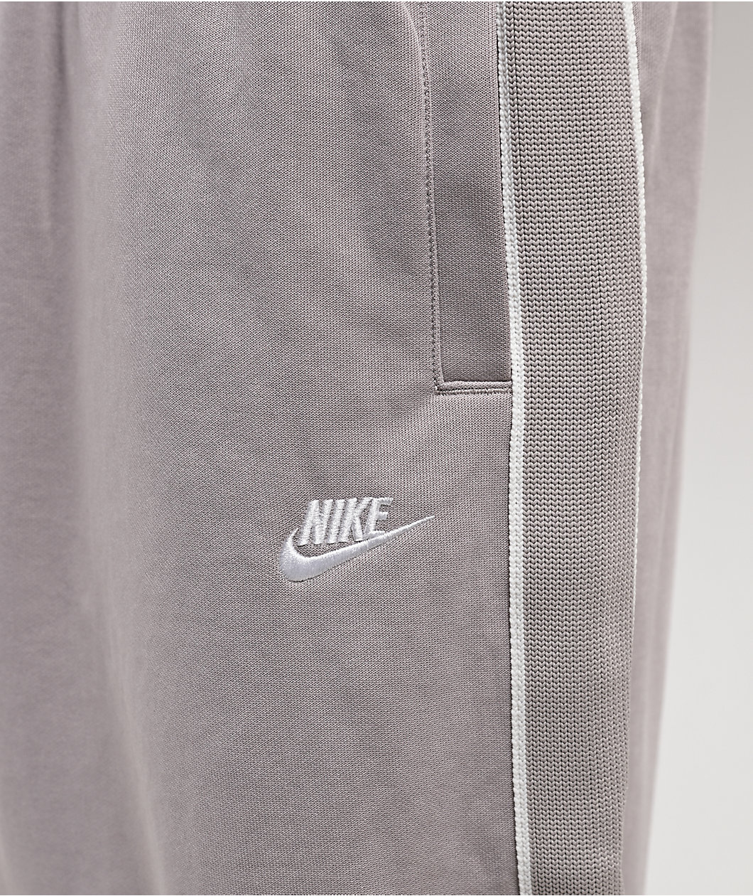 Nike Sportswear Club Mosswood Heavyweight Balloon Track Pants