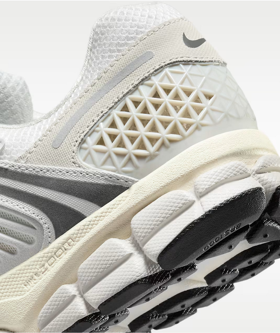 Nike Zoom Vomero 5 SE Platinum Tint & Photon Dust Shoes