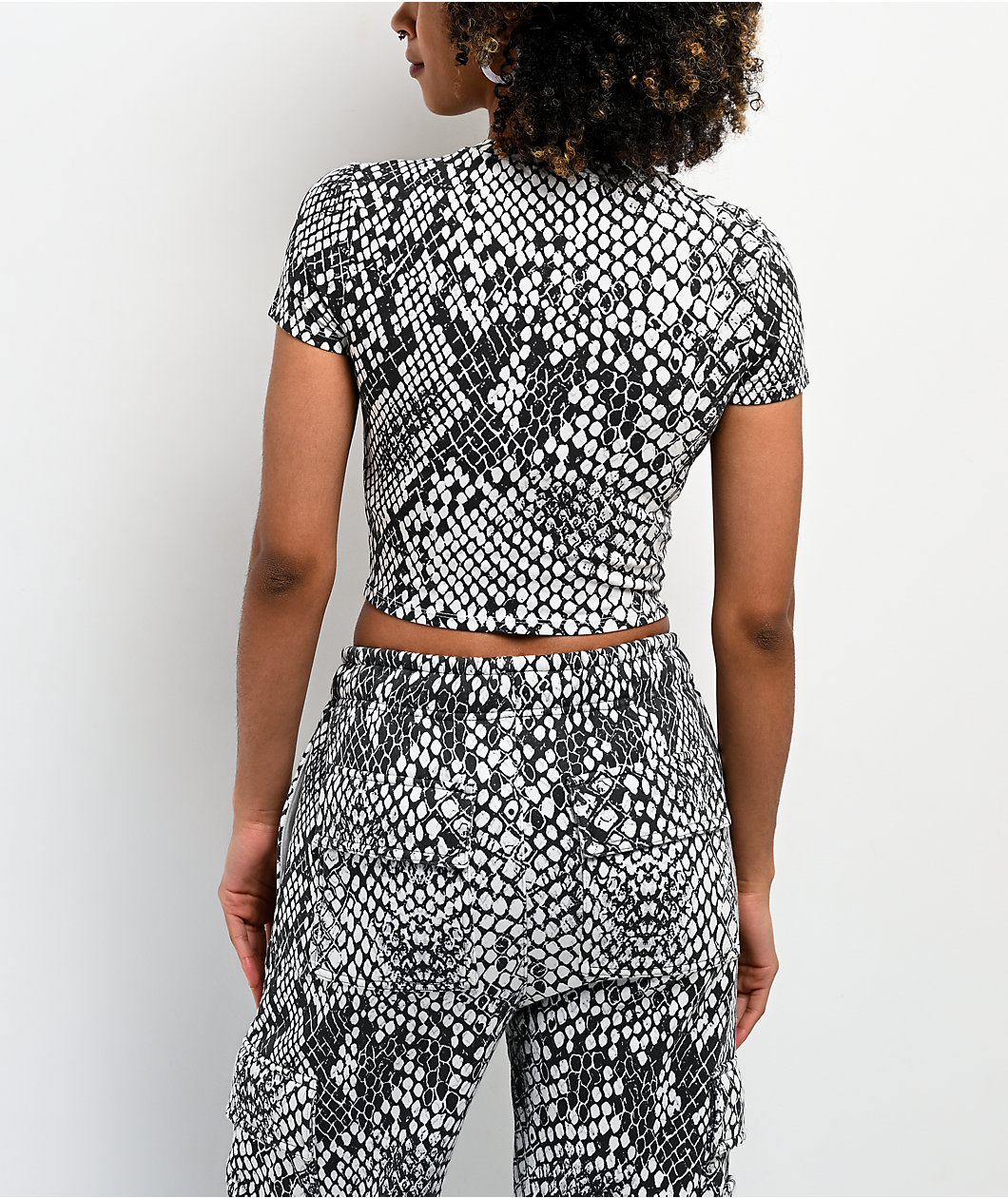 Ninth Hall Fundamentals Carina Snake Black & White T-Shirt