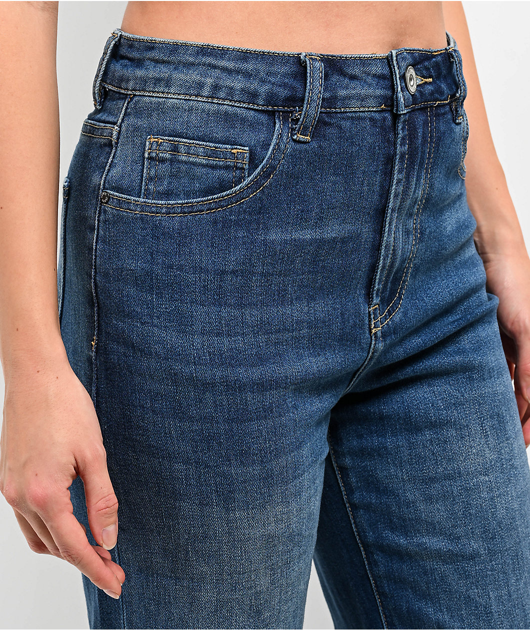 Q2 Straight Leg Basic Blue Wash Denim Jeans