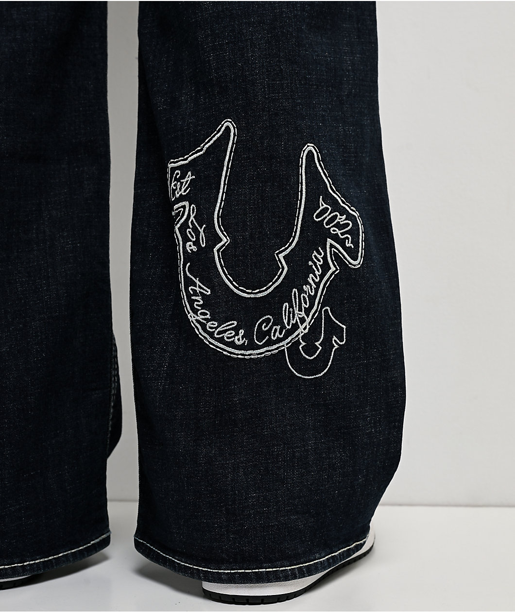 True Religion Bobbi Big T Mid Rise Ice Meadow Blue Wash Baggy Jeans