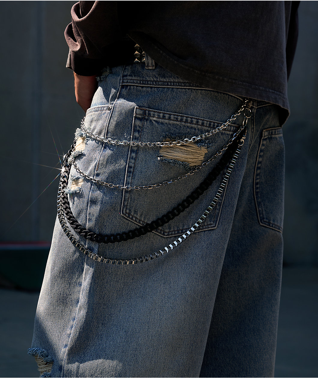 Vitriol Paint Black Pocket Chain