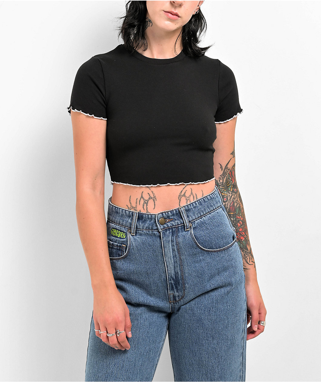 Zine Angie Lettuce Hem Black Crop T-Shirt
