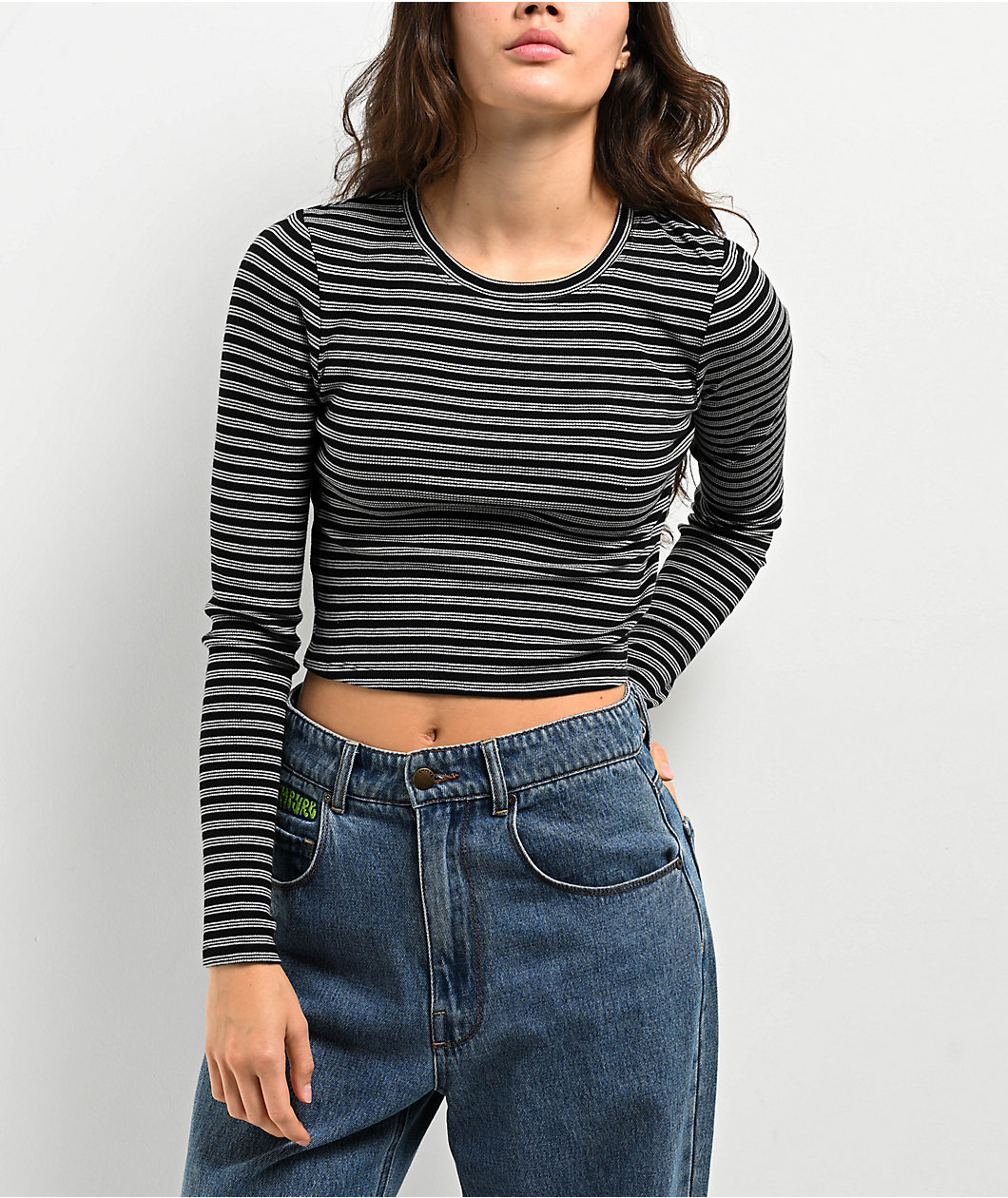 Zine Shiloh Black Long Sleeve Crop T-Shirt