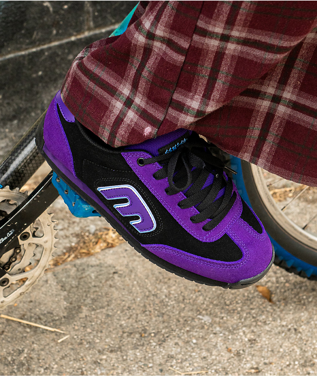 etnies Werka Locut 2K Black & Purple Skate Shoes