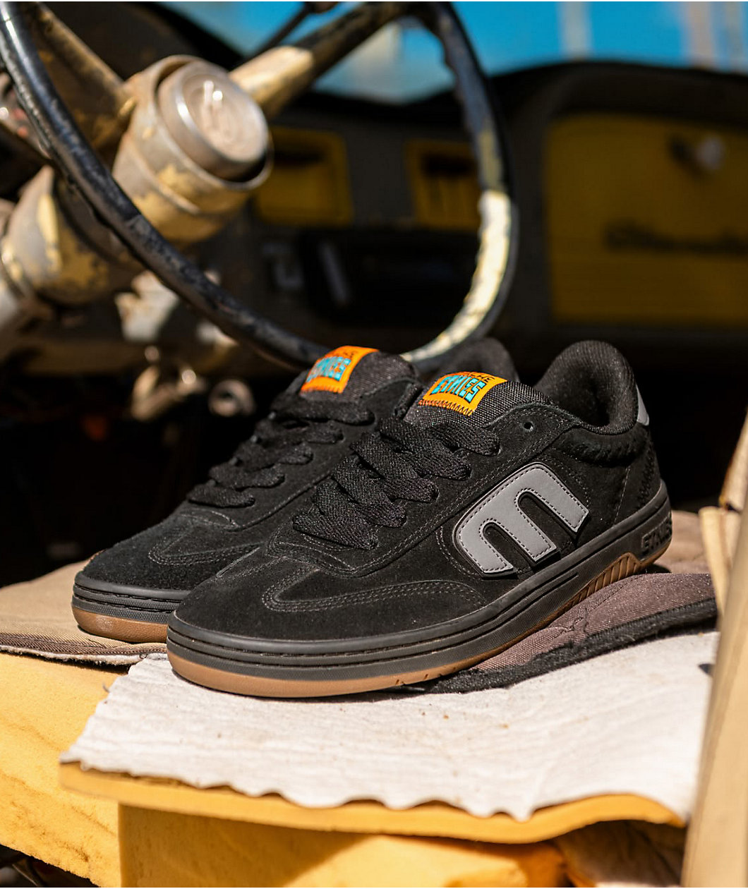 etnies x Apache Locut Black & Grey Skate Shoes