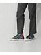 Converse Chuck Taylor All Star Pro Hyper zapatos de skate de caña alta rosa, negro y azul video