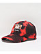 Episode x Jujutsu Kaisen Gorra ajustable tie dye roja y negra