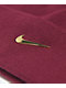 Nike Swoosh gorro color rojo oscuro